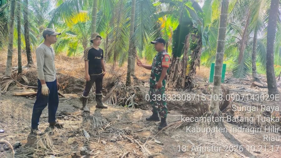 Babinsa Koramil 12/Batang Tuaka Laksanakan Patroli Tapal Batas, Situasi Aman dan Terkendali