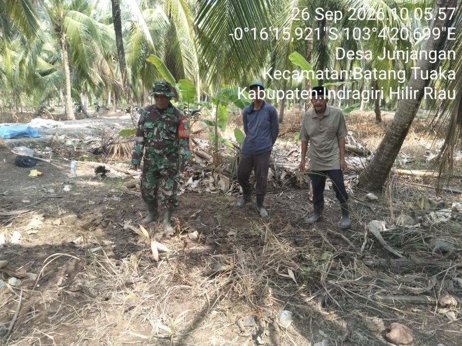 Babinsa Koramil 12/Batang Tuaka Patroli Karhutla, Titik Api dan Asap Nihil