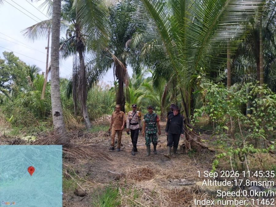 Babinsa Koramil 12/Batang Tuaka Patroli Tapal Batas, Pastikan Wilayah Aman dan Kondusif
