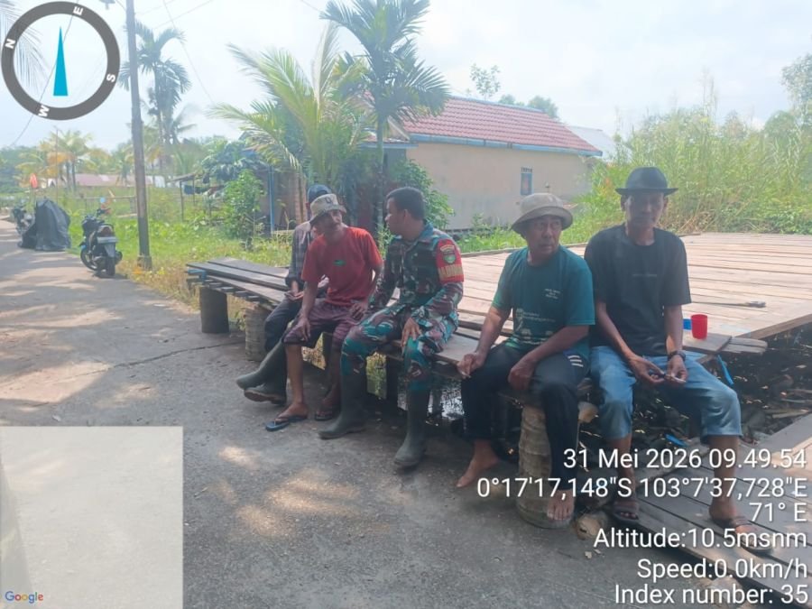 Babinsa Koramil 12/Batang Tuaka Perkuat Silaturahmi Melalui Komsos di Tanjung Siantar