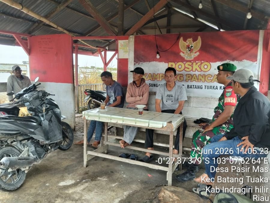 Babinsa Koramil 12/Batang Tuaka Perkuat Nilai Pancasila Melalui Komsos di Pasir Mas