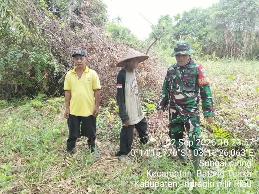 Babinsa Koramil 12/BTK Bersama Warga Patroli Karhutla, Pastikan Wilayah Sungai Piring Aman