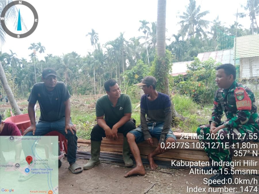 Babinsa Koramil 12/BTK Laksanakan Komsos di Desa Tanjung Siantar, Pererat Silaturahmi dengan Warga