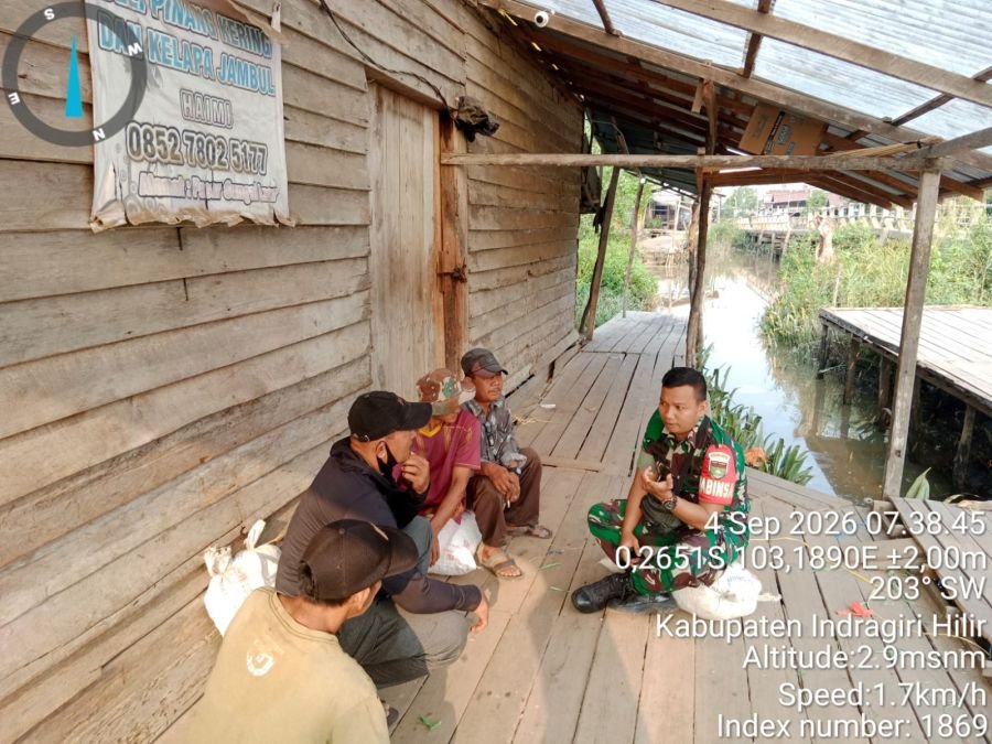 Babinsa Koramil 12/BTK Perkuat Komsos, Ajak Warga Aktif Sampaikan Informasi Kejadian di Wilayah
