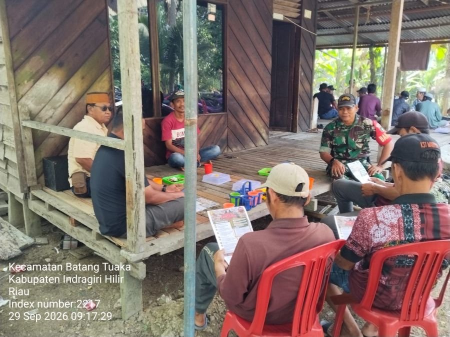 Babinsa Koramil 12/BTK Sosialisasikan Penerimaan Secaba dan Secata TNI AD