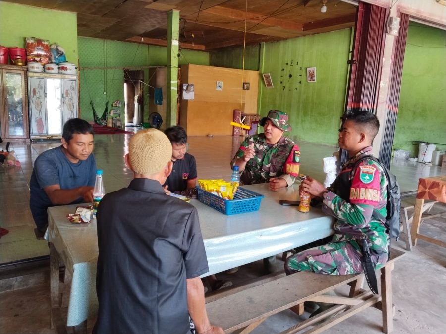 Babinsa Koramil 13/Rokan IV Koto Ajak Warga Bijak Bermedia Sosial demi Menjaga Kondusivitas Kamtibma