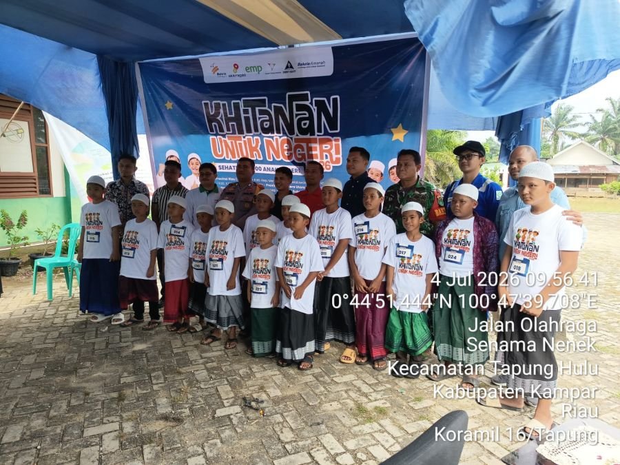 Babinsa Koramil 16/Tapung Berperan Aktif Sukseskan Program Sunat Massal di Wilayah Binaan