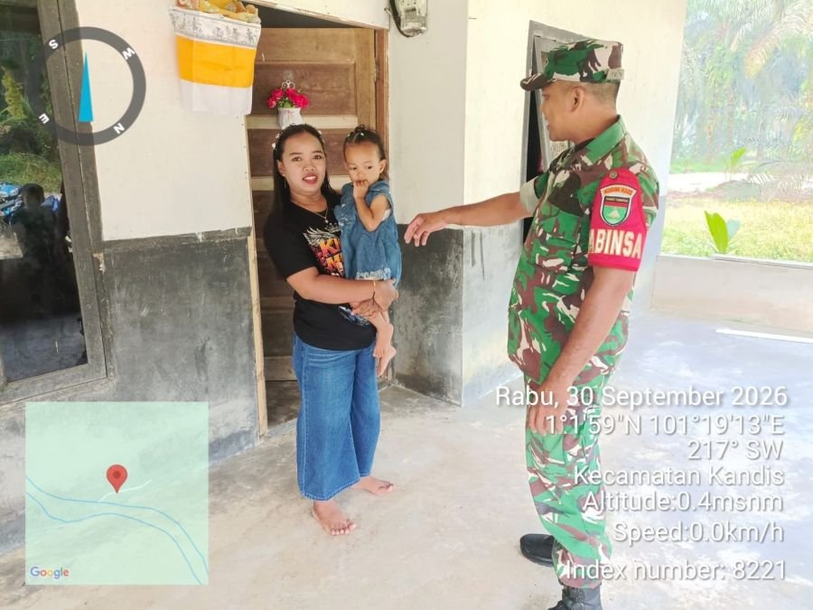 Babinsa Koramil Kandis Cek Anak Stunting di Jambai Makmur