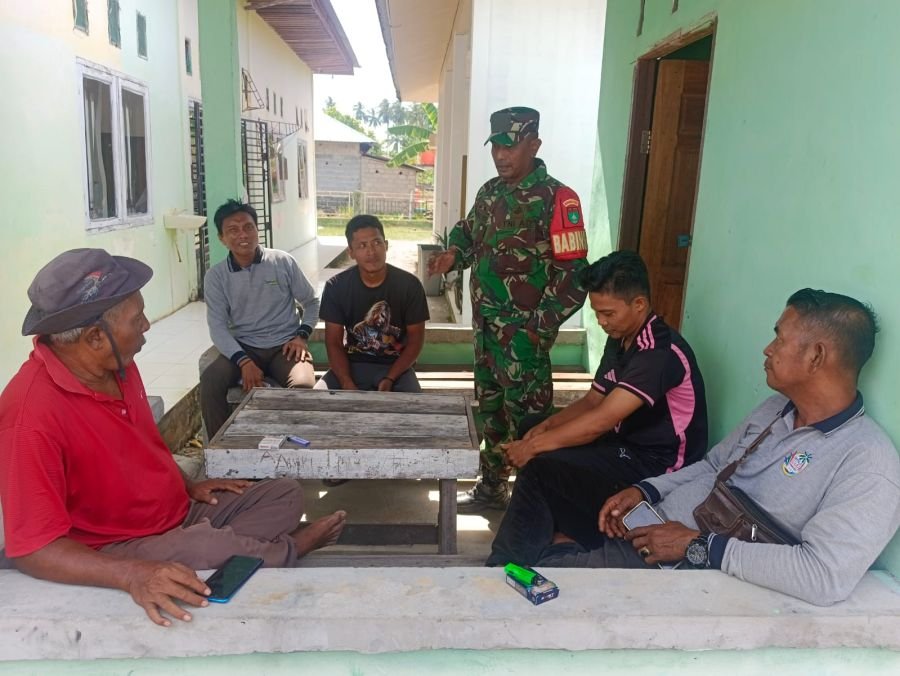 Komsos Babinsa Rupat Bangun Kedekatan dan Keamanan Wilayah