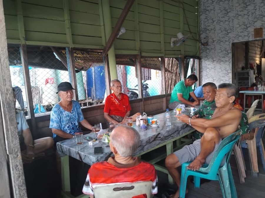 Babinsa Kubu Turun Langsung Jaga Harmoni Kampung Pancasila di Panipahan