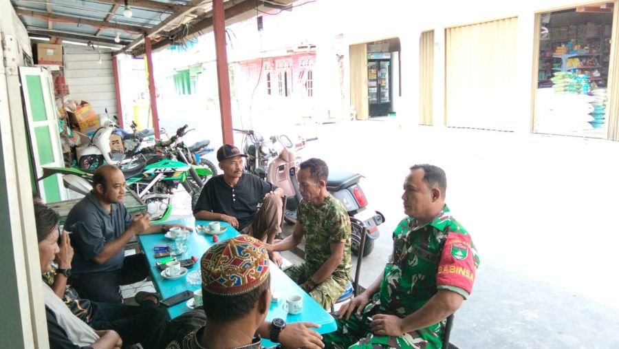 Babinsa Kukup Imbau Warga Jaga Kebersihan Lingkungan