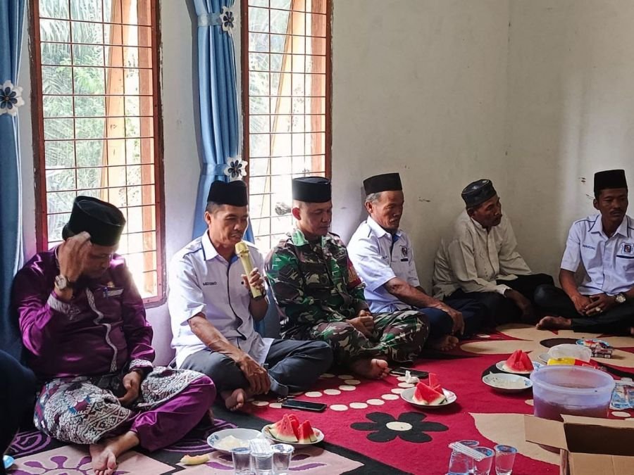 Babinsa Kulim Hadiri Wirid Bulanan Forum RT/RW, Perkuat Silaturahmi dan Kepedulian