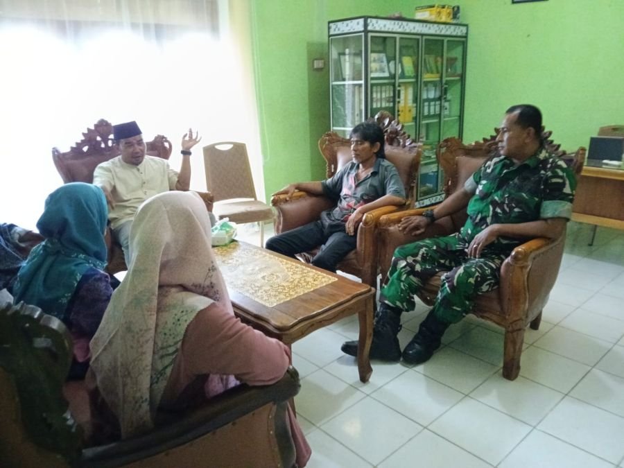 BABINSA KUMANTAN KORAMIL 01/ BKN  AJAK WARGA LAWAN NARKOBA DAN JUDI ONLINE