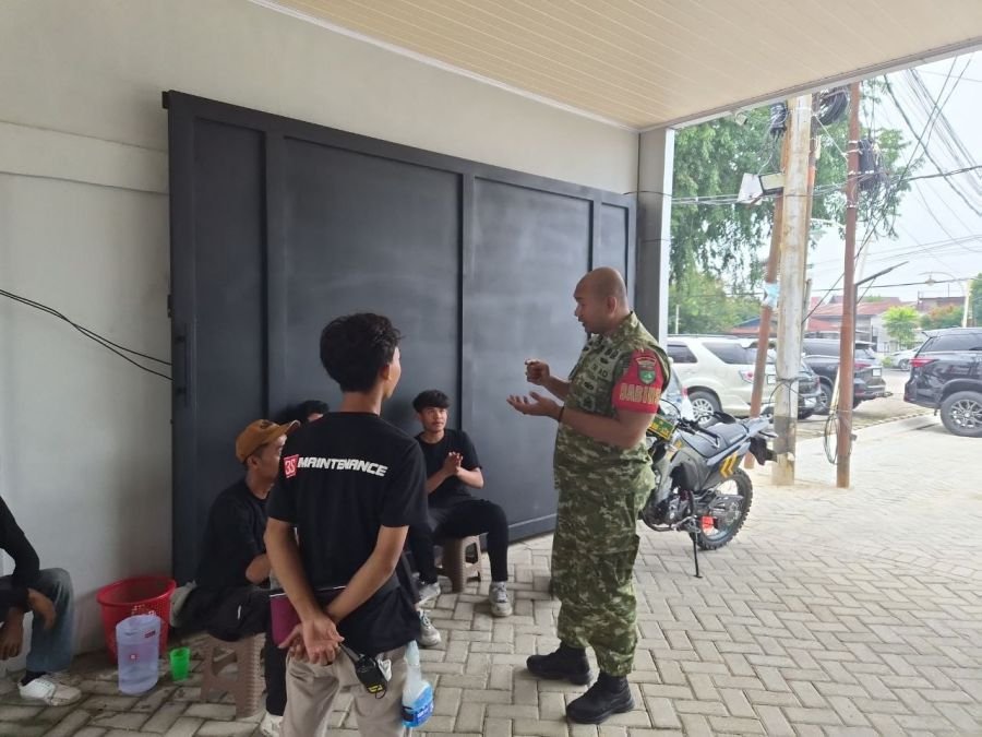 Babinsa Labuh Baru Timur Sosialisasikan Penerimaan Prajurit TNI AD, Ajak Pemuda Persiapkan Diri