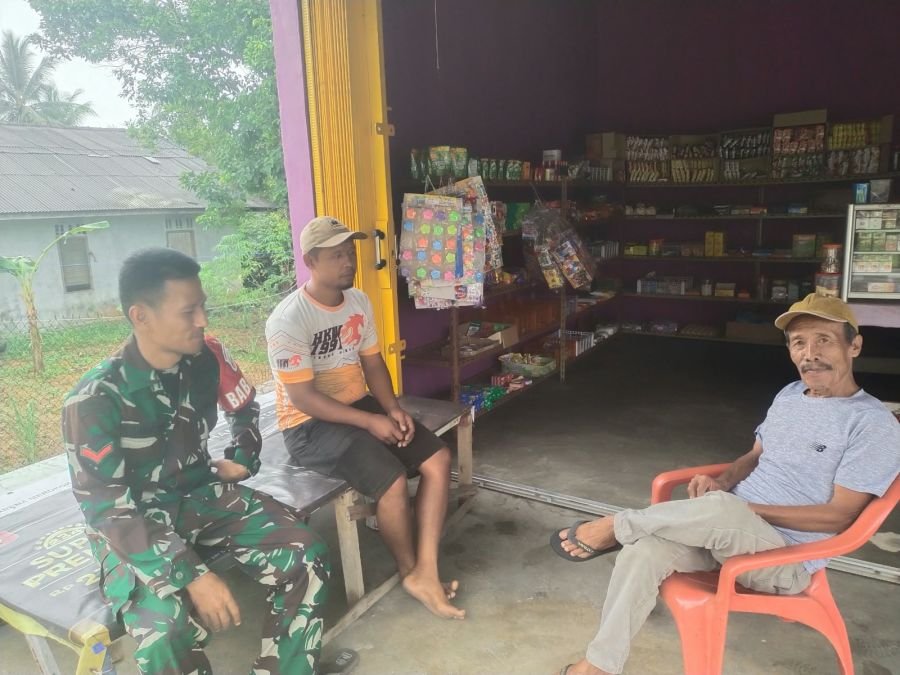 BABINSA LAKSANAKAN KOMSOS TENTANG KEAMANAN LINGKUNGAN

Babinsa Kelurahan Tanjung Uban Utara Kopda Ri
