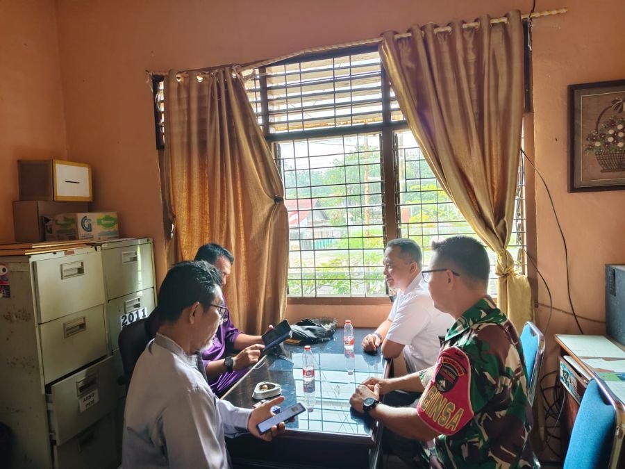 Babinsa Lembah Damai Ajak Warga Jaga Lingkungan Tanpa Bakar Sampah