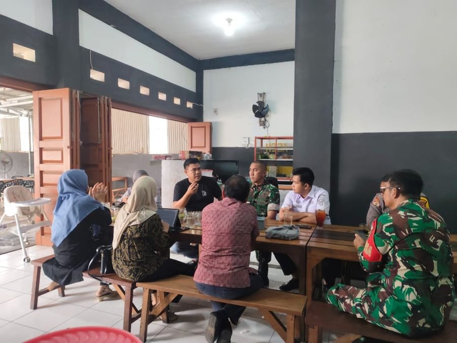 Babinsa Lembah Sari Perkuat Sinergi dengan Pemerintah dan Pengurus Koperasi