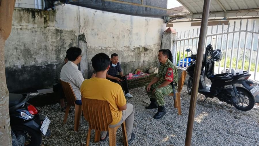 Babinsa Limbungan Baru Ajak Warga Bangun Budaya Peduli Kebersihan Lingkungan