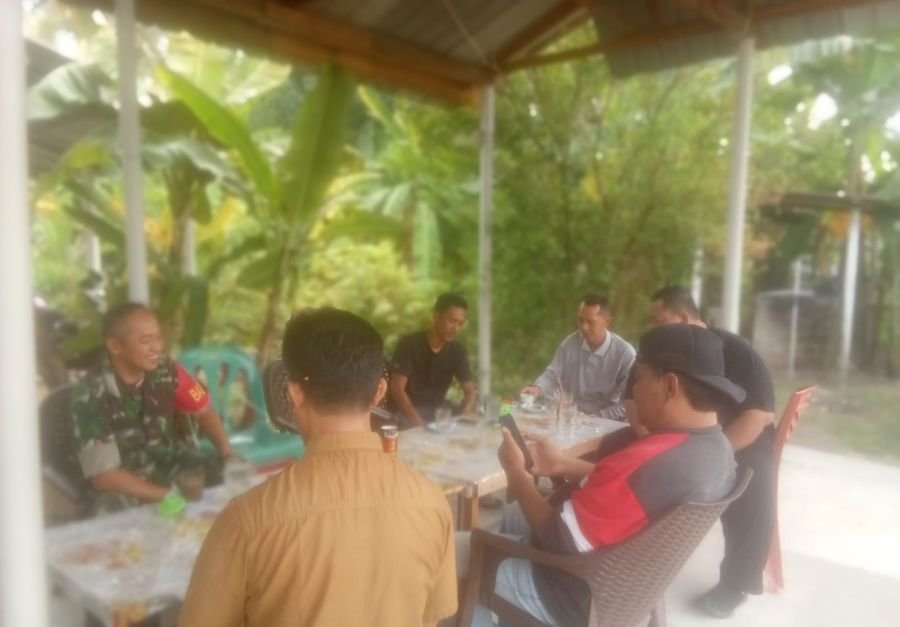 Babinsa Lubuk Semut Ingatkan Warga Jaga Kamtibmas Lewat Komunikasi Langsung