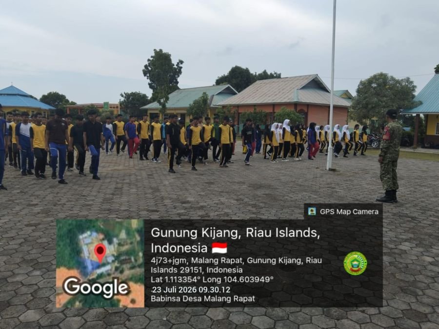 Babinsa Malang Rapat Berikan Materi PBB pada MPLS SMKN 1 Gunung Kijang