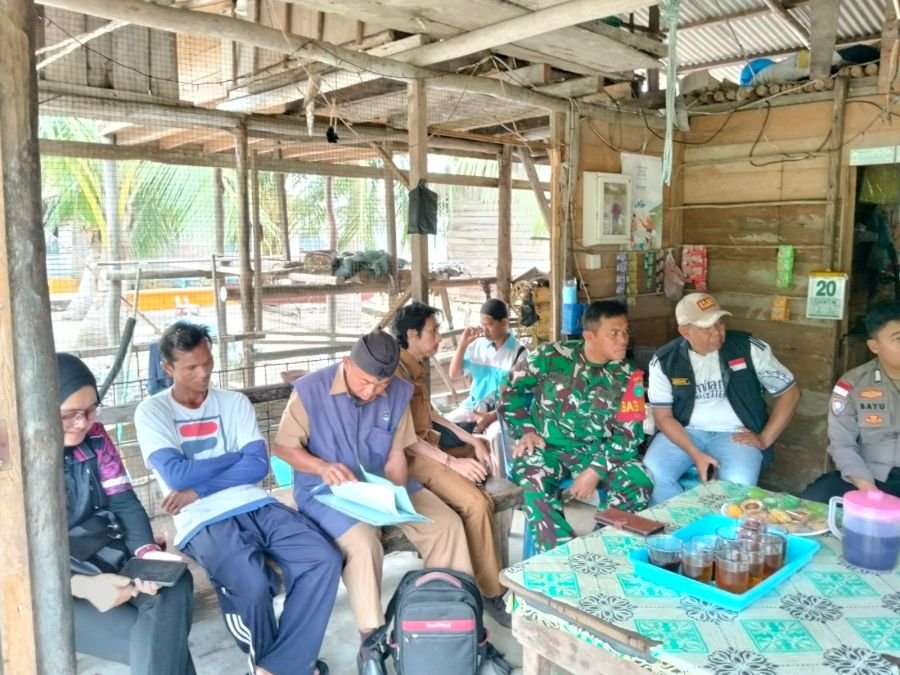 Babinsa Mantang Besar Hadiri Rapat Sosialisasi Penanganan ODGJ di Pulau Sirai