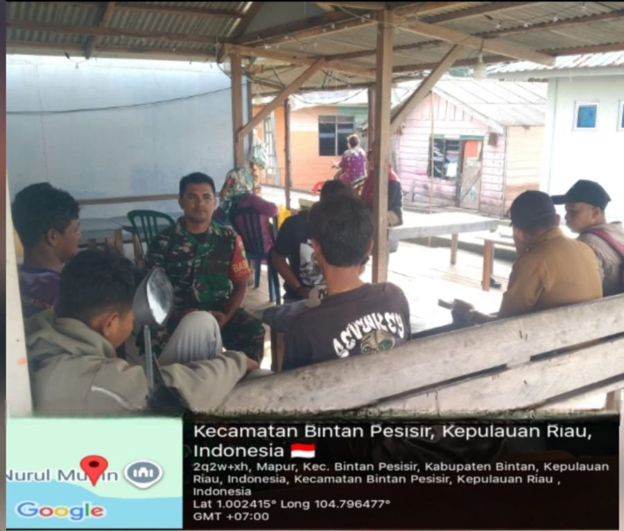 BABINSA MAPUR HIMBAU WARGA AKTIFKAN KEMBALI POSKAMLING.