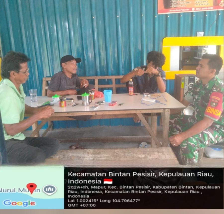 BABINSA MAPUR HIMBAU WARGA JAGA KEBERSIHAN LINGKUNGAN DAN KESEHATAN DI MUSIM HUJAN.
