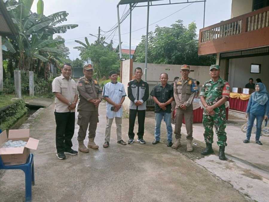 Babinsa memonitor dan pengamanan kegiatan pemilihan ketua RT di wilayah Kelurahan Batu IX