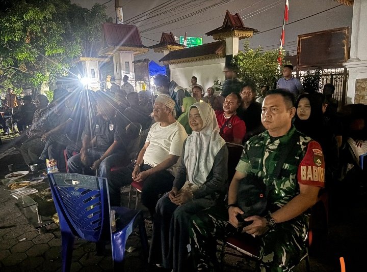 Babinsa Mentangor Gelar Nobar Piala Dunia 2026, Pererat Sinergi TNI, Pemerintah, dan Masyarakat