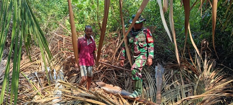 Babinsa Merbau Pastikan Mekar Sari Tetap Aman dari Karhutla