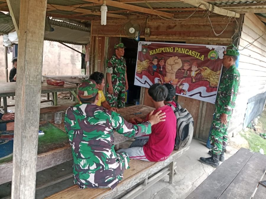 Babinsa Minas Ajak Warga Terapkan Nilai Pancasila dalam Kehidupan
