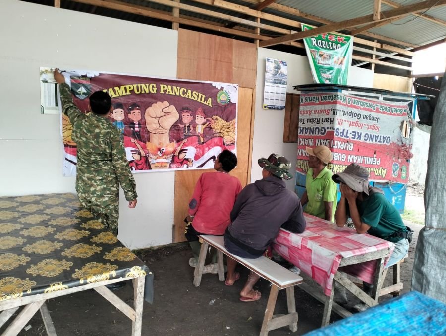Babinsa Minas Perkuat Nilai Pancasila di Kampung Pancasila Minas Jaya