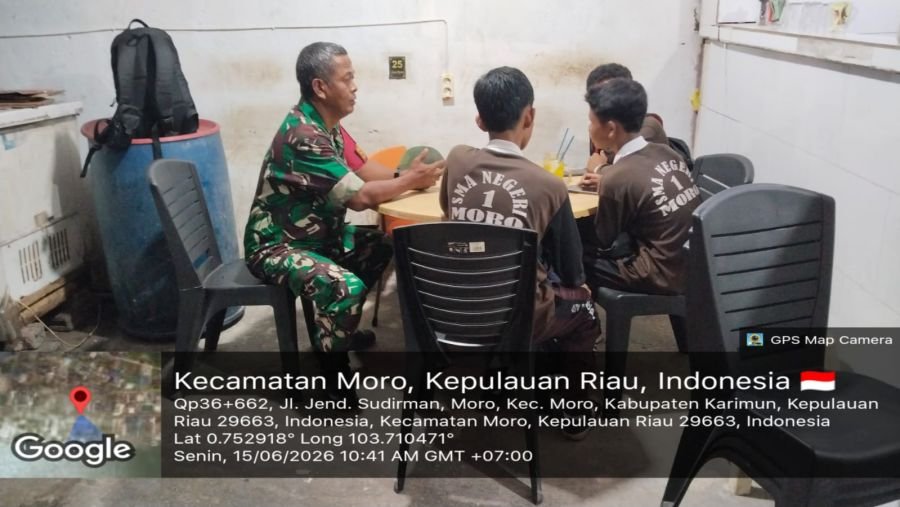 Babinsa Moro Tegaskan Disiplin Pelajar Lewat Komsos Humanis