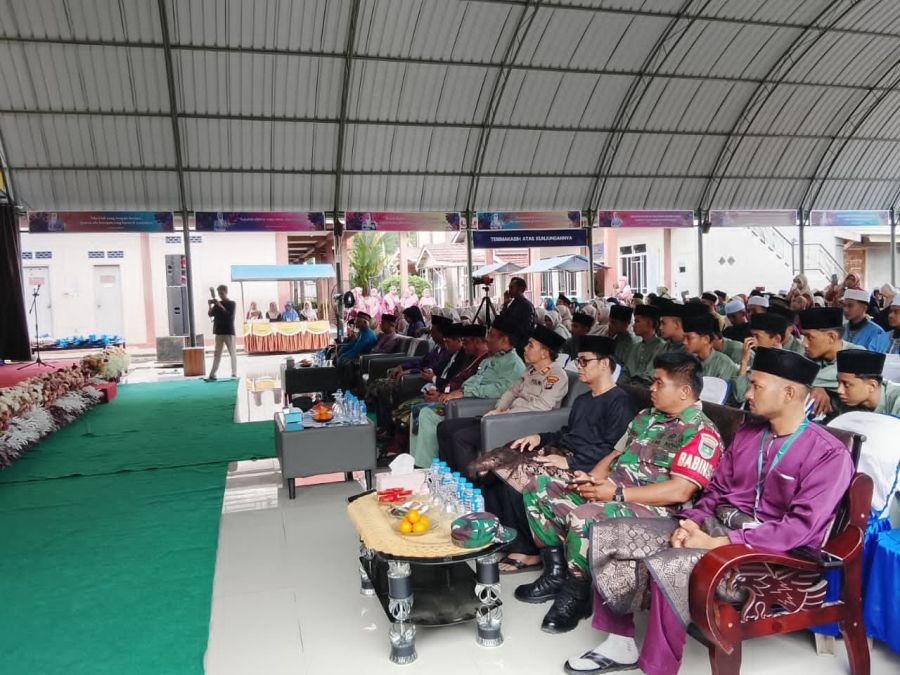 Babinsa Moro Timur Hadiri Wisuda Hafidz, Dukung Generasi Qurani