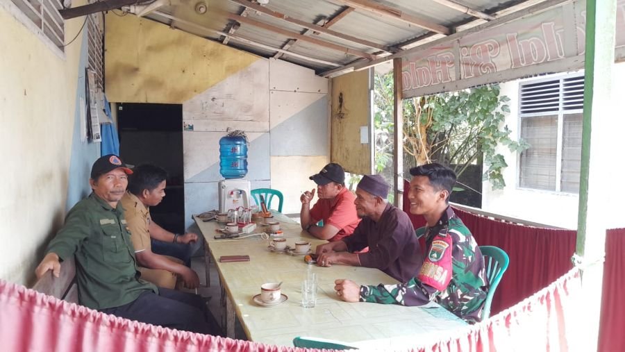 Babinsa Muara Fajar Timur Aktif Sambangi Warga, Pererat Kemanunggalan TNI-Rakyat