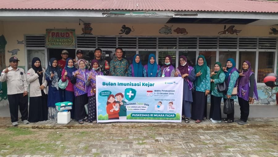 Babinsa Muara Fajar Timur Pantau Posyandu Cemara, Dorong Kesadaran Warga Jaga Kesehatan Ibu dan Anak