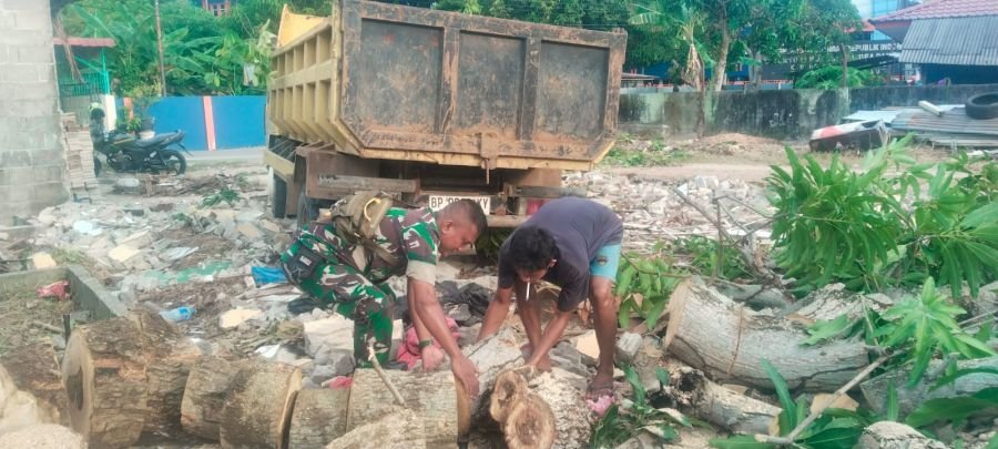 Babinsa Pamak Perkuat Gotong Royong Lewat Aksi Nyata