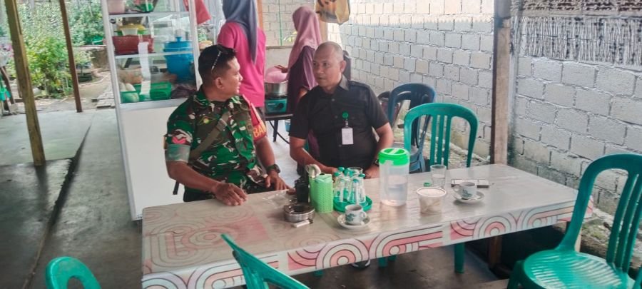 Babinsa Pamak Perkuat Keamanan Perumahan, Waspadai Tamu Keluar-Masuk