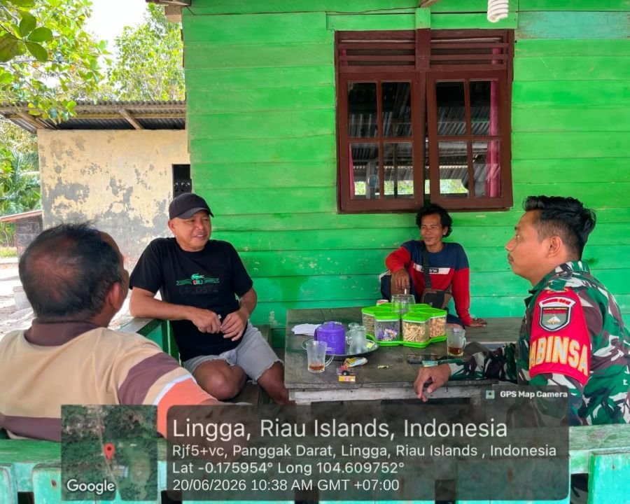 Babinsa Panggak Darat Sambangi Warga, Perkuat Silaturahmi dan Kemanunggalan TNI dengan Masyarakat