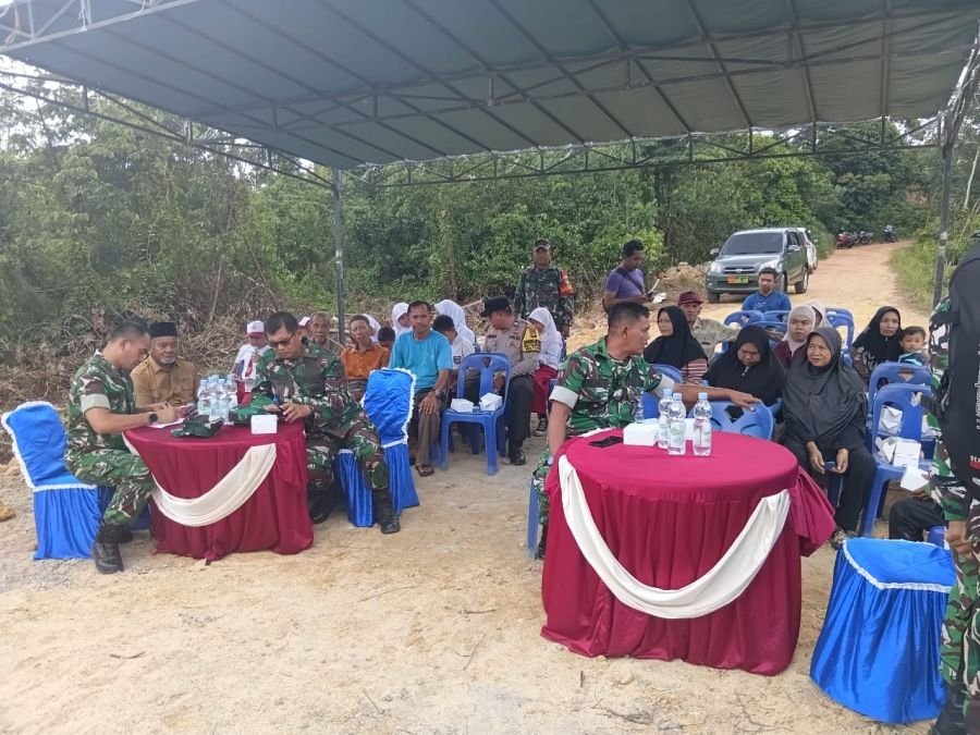 Babinsa Pantau Peresmian Jembatan Beton Garuda di Desa Toapaya Utara.