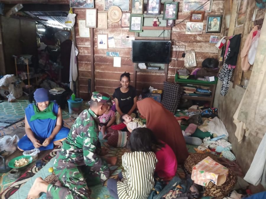 Babinsa Pantau Perkembangan Anak Asuh Stunting di Kampung Tanjung Kuras