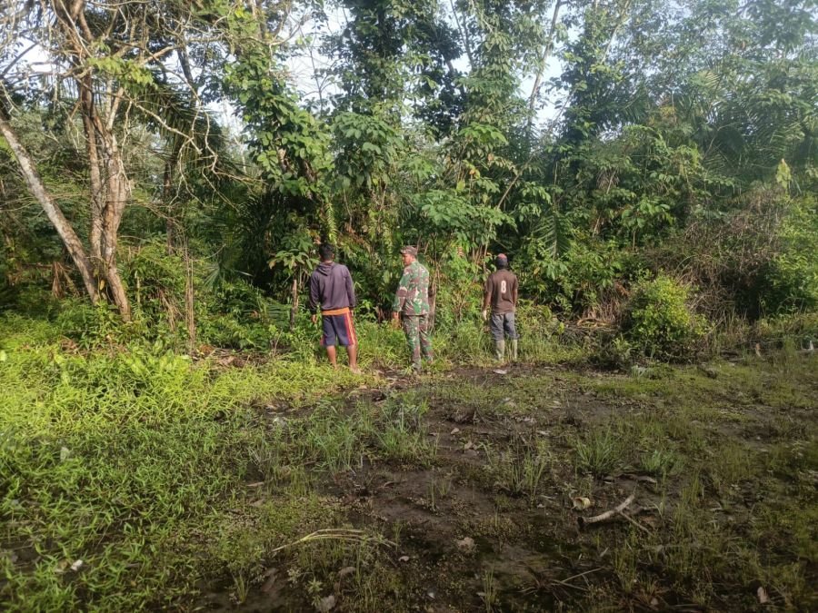 Patroli Karhutla di Muara Kelantan Nihil Api, Babinsa dan Warga Tetap Waspada