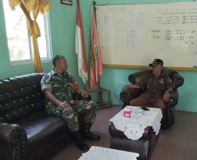 Babinsa Parit Benut Perkuat Silaturahmi dengan Veteran, Tekankan Kepedulian Kesehatan