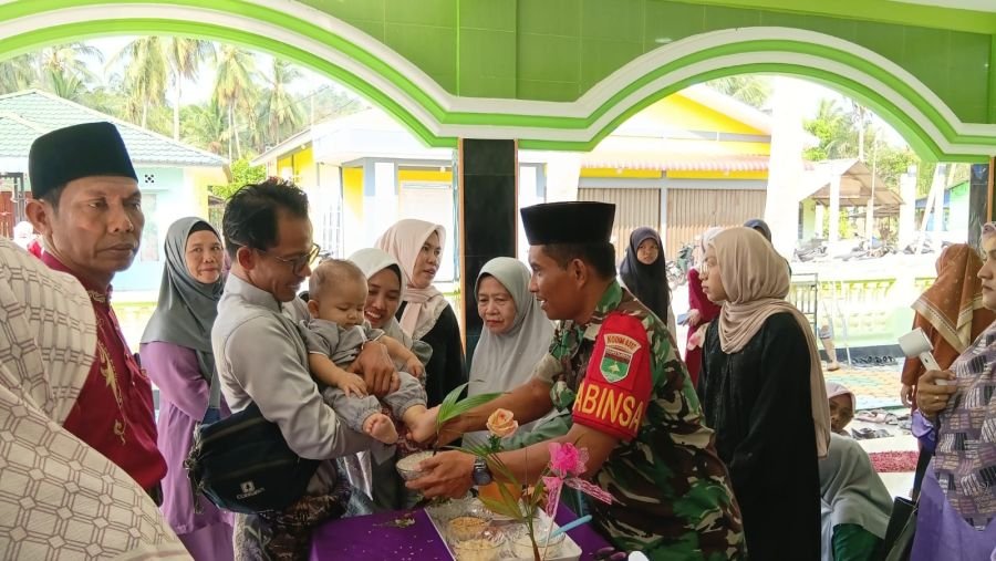 Babinsa Parit Sertu Taufik Hidayat Hadiri Maulid Nabi di Selat Mendaun