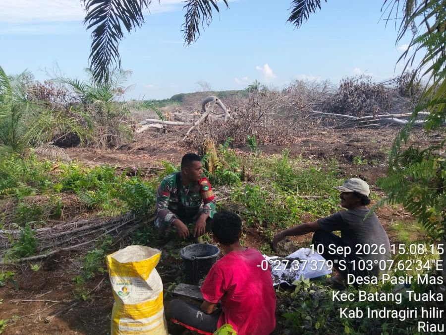 Babinsa Pasir Mas Ingatkan Warga Tak Bakar Lahan Saat Membuka Lahan