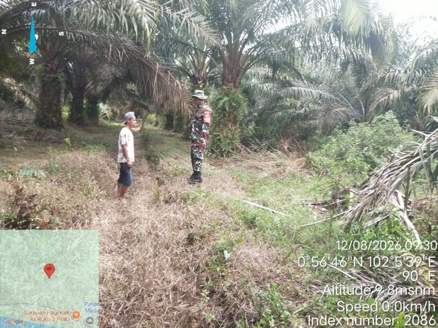 Babinsa Patroli Karhutla, Kampung Dosan Dipastikan Bebas Titik Api