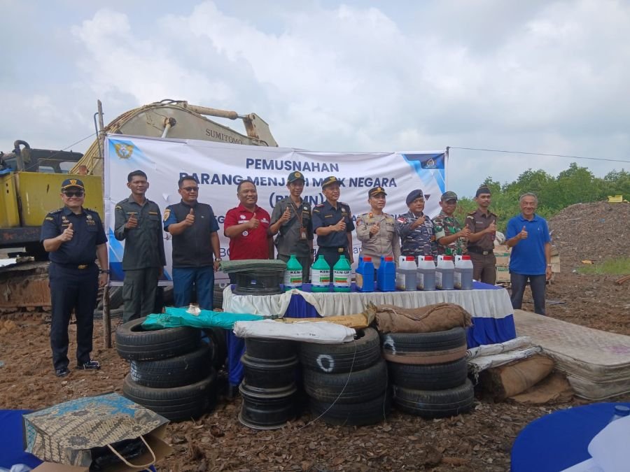 Babinsa Pauh Dampingi Pemusnahan Barang Negara di Moro
