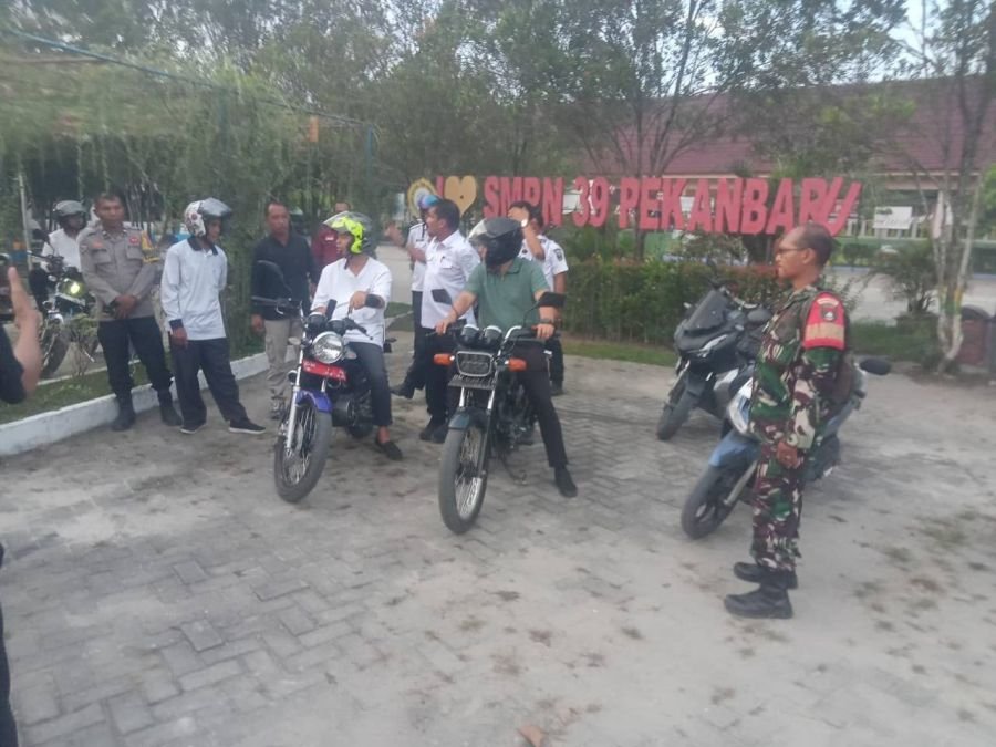 Babinsa Pebatuan Dampingi Wali Kota Tinjau Infrastruktur Jalan dan Drainase