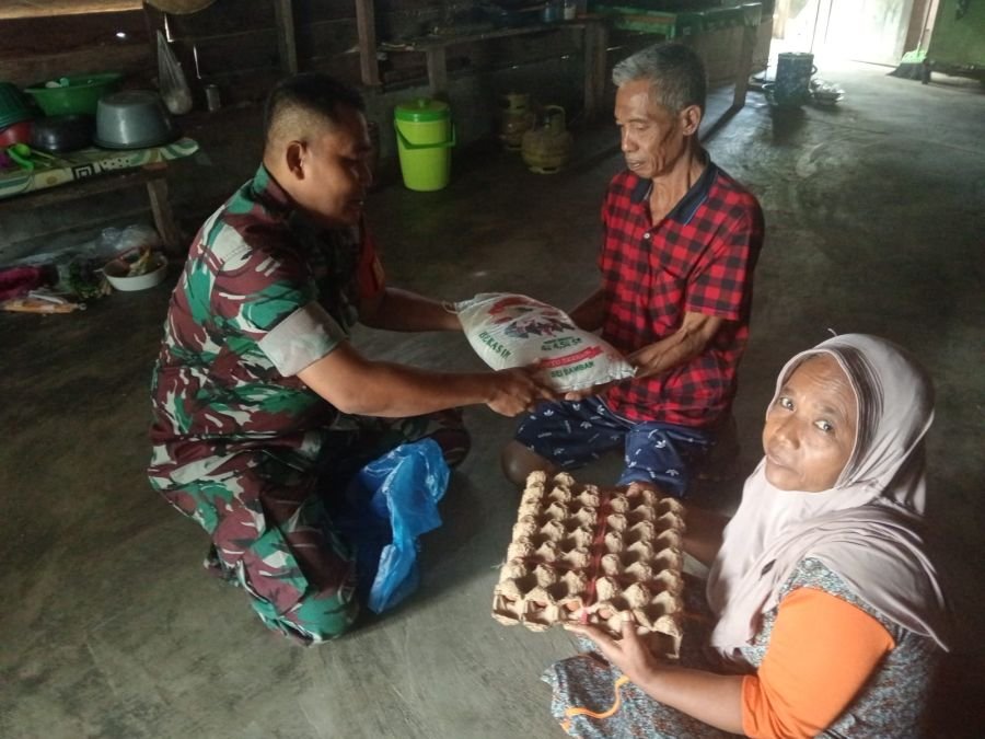 Babinsa peduli dengan masyarakat binaan