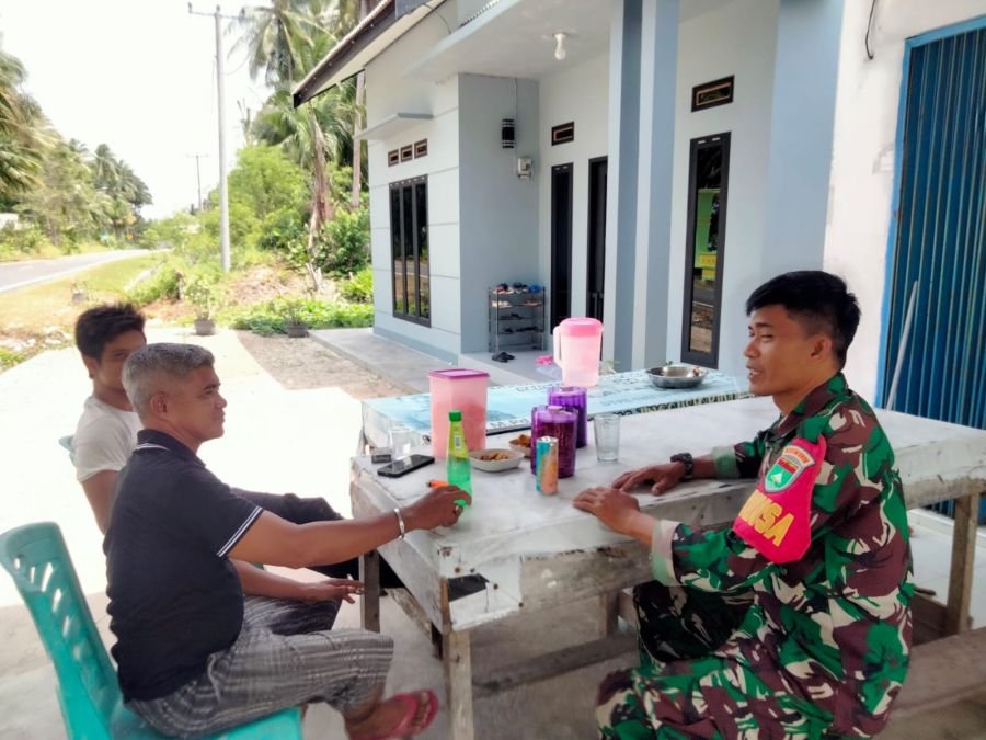Babinsa Pengadah Ajak Warga Rawat Kerukunan dan Jaga Kondusivitas Desa